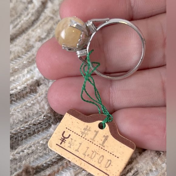 Japanese Ring w/ Stone s4.5-5 - Picture 3 of 4